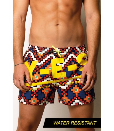 Il boxer mare in tessuto stretch waterproof stampato con fantasia peruviana multicolor di Yes Your Everyday Superhero.